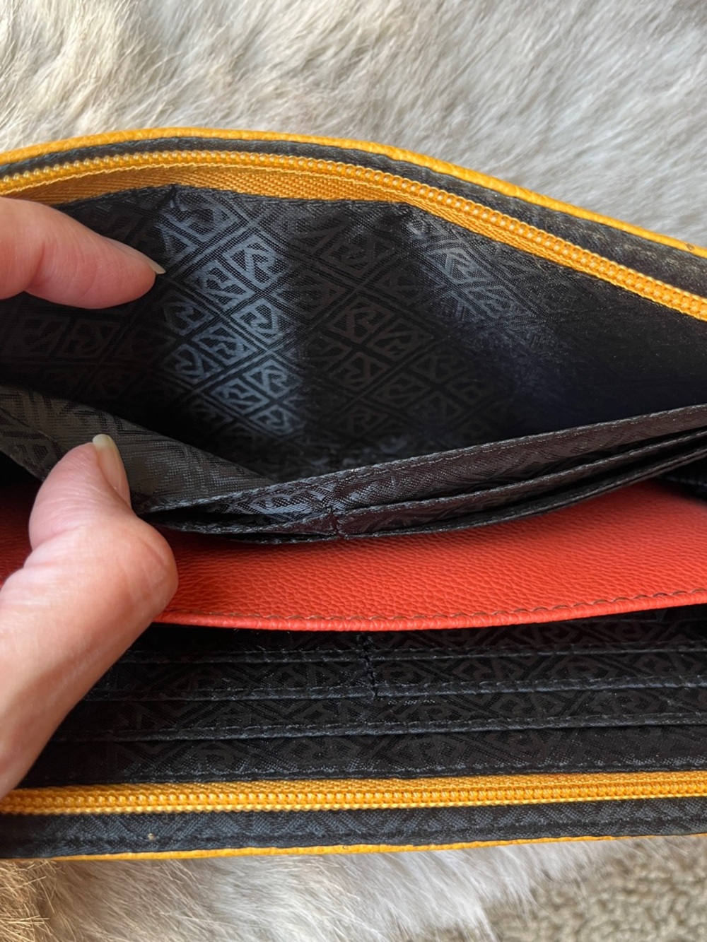 Relic L-Zip Wallet - Picture 5 of 13